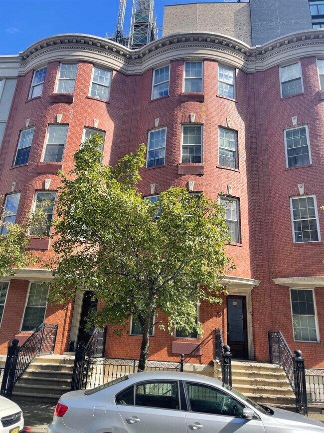 Building Photo - 100 Tidewater St