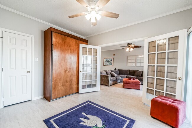 Building Photo - 351 Lakeside Ln