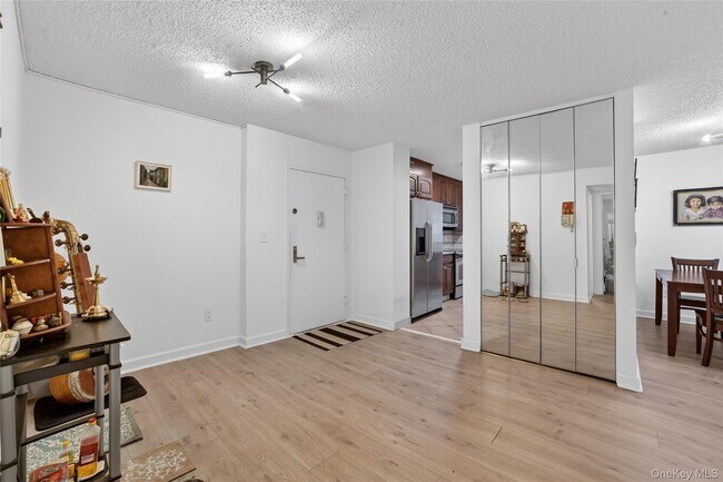 Building Photo - 25 Rockledge Ave