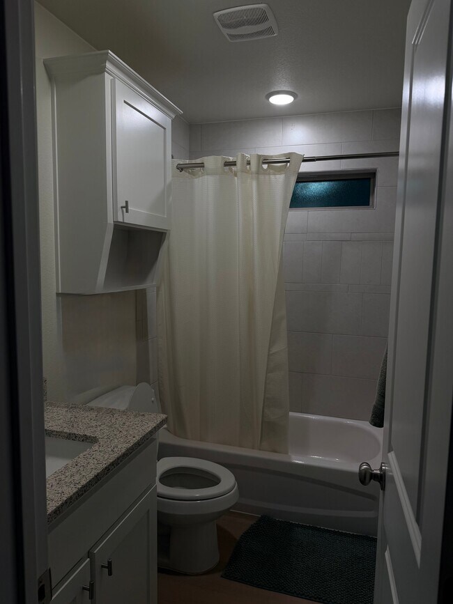 Building Photo - 318 Walking Stick Dr