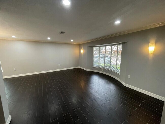 Building Photo - 4955 Braesheather Dr