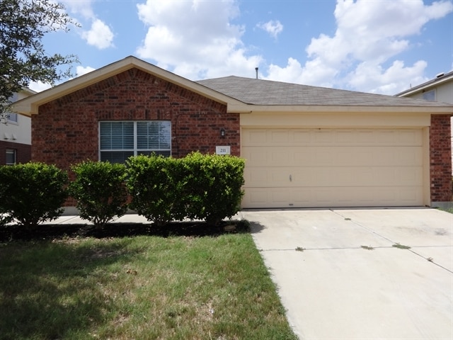 Building Photo - 211 Remington Run