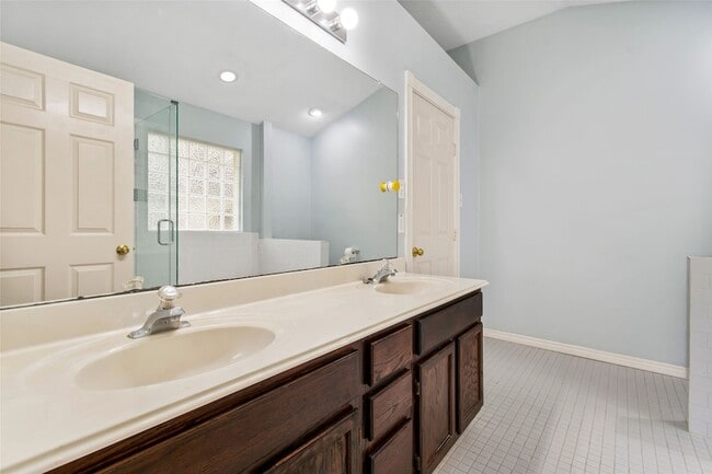 Building Photo - 206 N Dreamweaver Cir