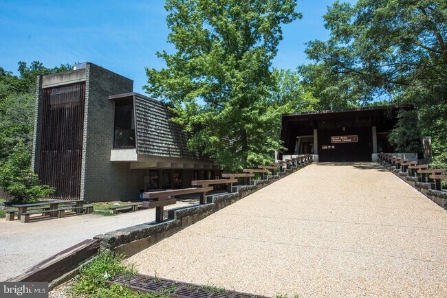 Building Photo - 11922 Holly Spring Dr