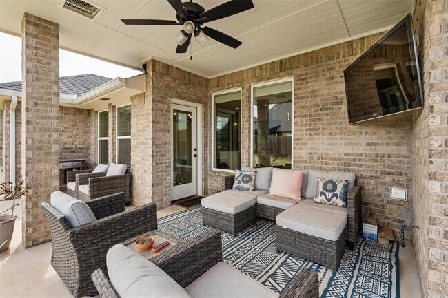 Building Photo - 2232 Los Angeles Ave