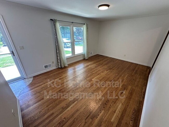 Building Photo - 8216 W 97th St