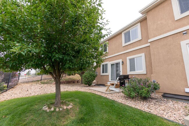 Building Photo - 288 Pecan Garden View