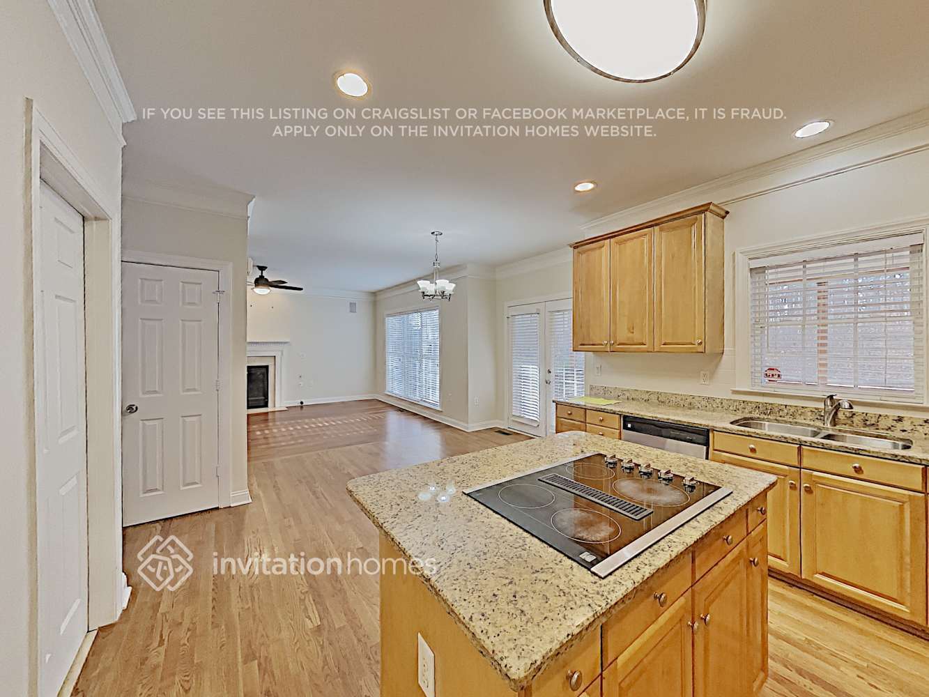 Building Photo - 12127 Willingdon Rd