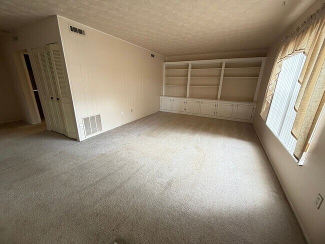 Building Photo - Affordable Lakefront Living in Camelot by the Lakes | First-Floor 1 Bed / 1 Bath | $1250