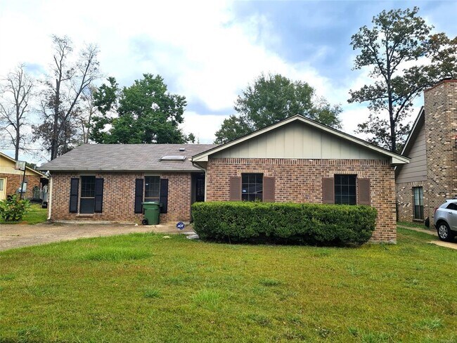 Primary Photo - 3044 Cross Creek Dr