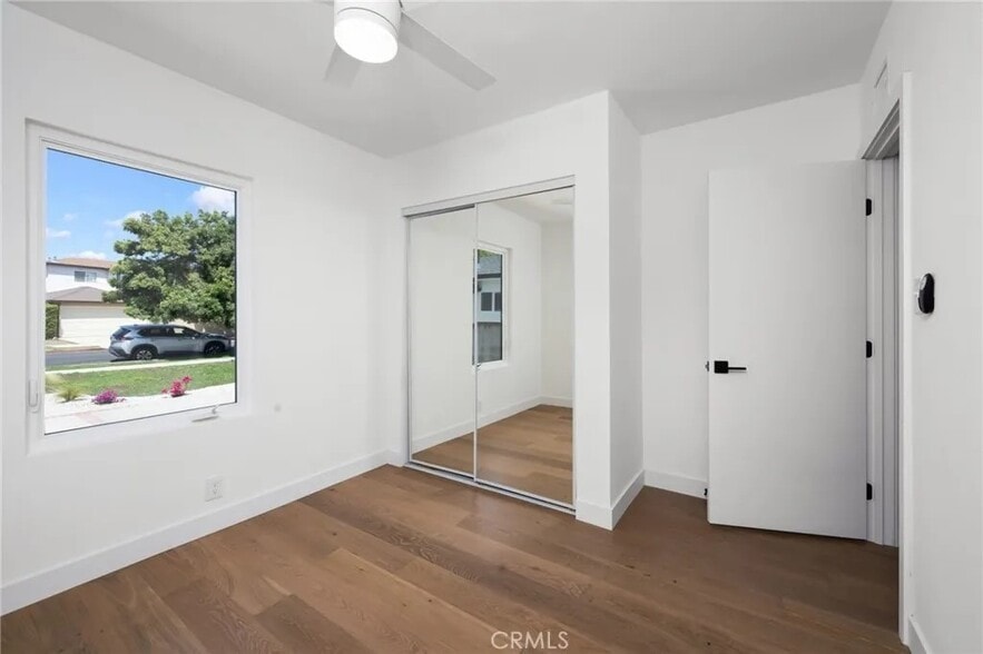 Building Photo - 3518 S Burnside Ave