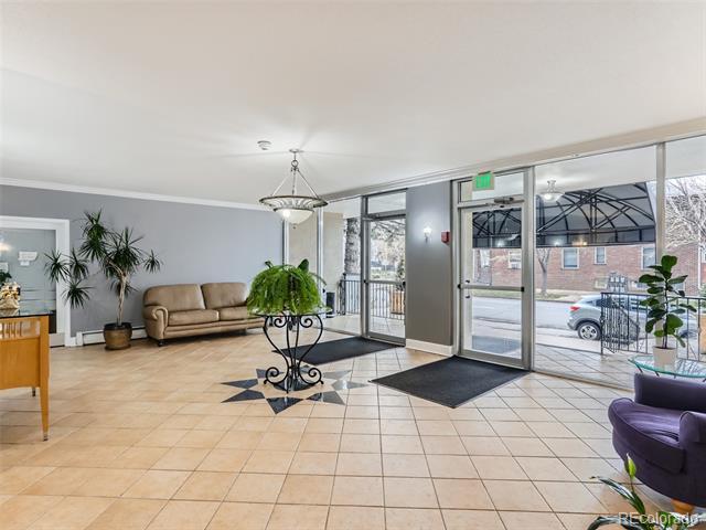 Building Photo - 1029 E 8th Ave