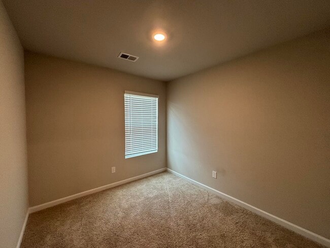 Building Photo - 2182 River Park Ct