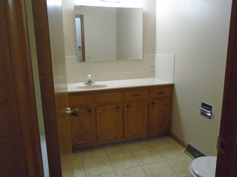 Building Photo - 1201 Midyett Rd