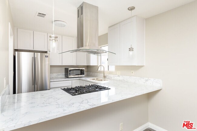 Building Photo - 1522 N Harvard Blvd