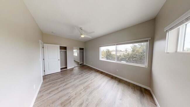 Building Photo - 4BD/2BA on Art! Lots of Parking!