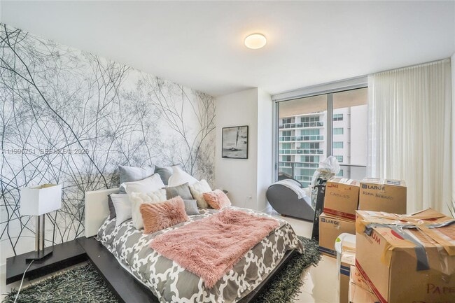 Building Photo - 488 NE 18th St