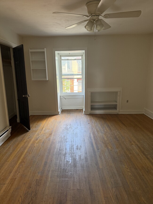 Building Photo - 217 Briggs St