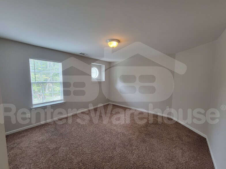 Building Photo - 6198 Park Leaf Walk