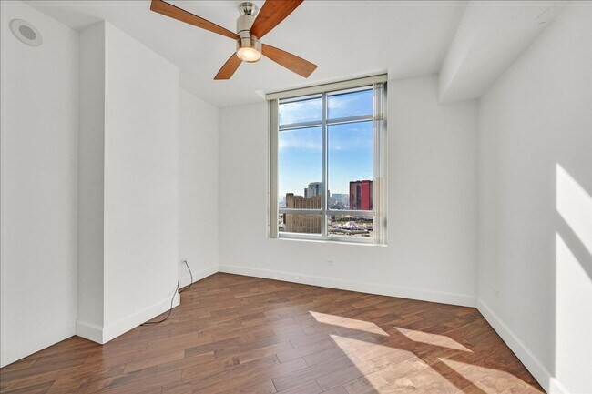 Building Photo - Dual Masters & Incredible Strip Views, 37th Floor or Allure