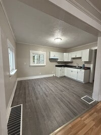 Building Photo - Beautiful House on the Elkhart River