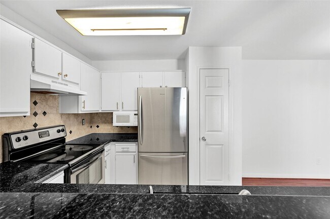 Building Photo - 3231 Allen Pkwy