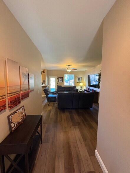 Building Photo - 4888 Lofty Oak Dr