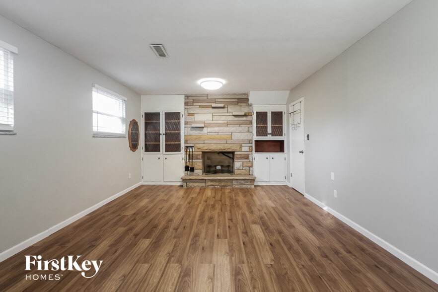 Building Photo - 8141 S East St