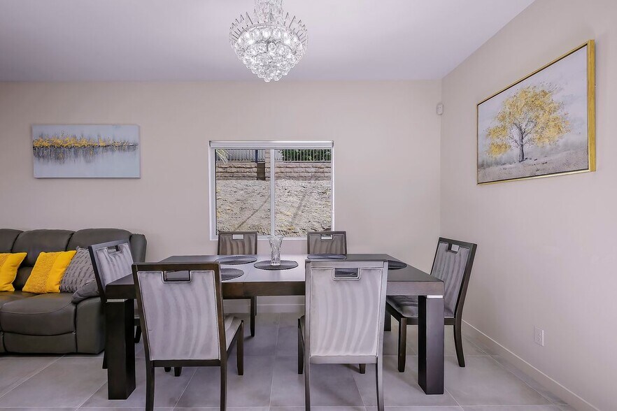 Building Photo - 9190 Puesta Del Sol