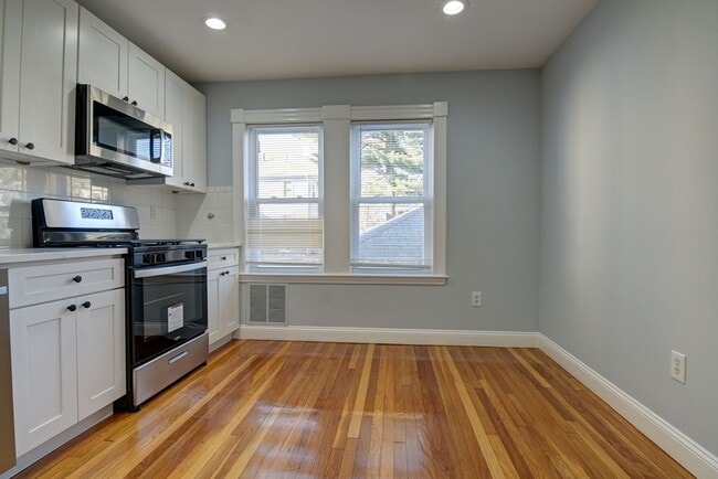 Building Photo - 88 Old Colony Ave