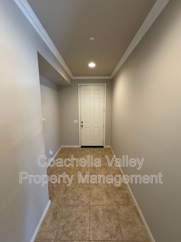 Building Photo - 74049 Kingston Ct W