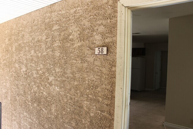 Building Photo - CUTE CONDO 1 BEDROOM, 1 BATHROOM, NEAR STR...