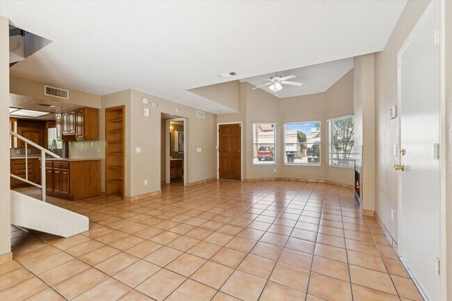 Building Photo - 1743 E Tara Dr