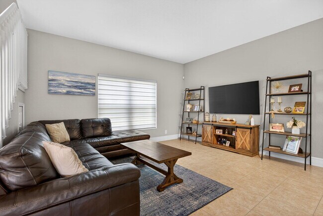 Building Photo - 4735 NW 120th Way