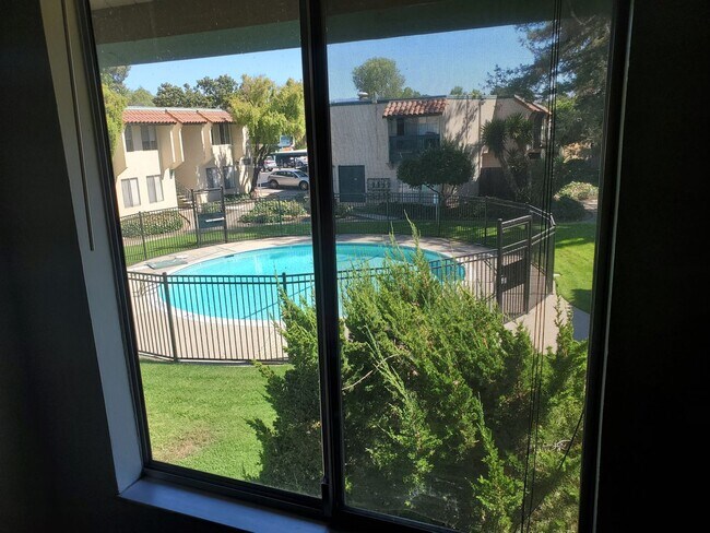 Building Photo - 2 Bedroom Upper Unit In Central Livermore ...