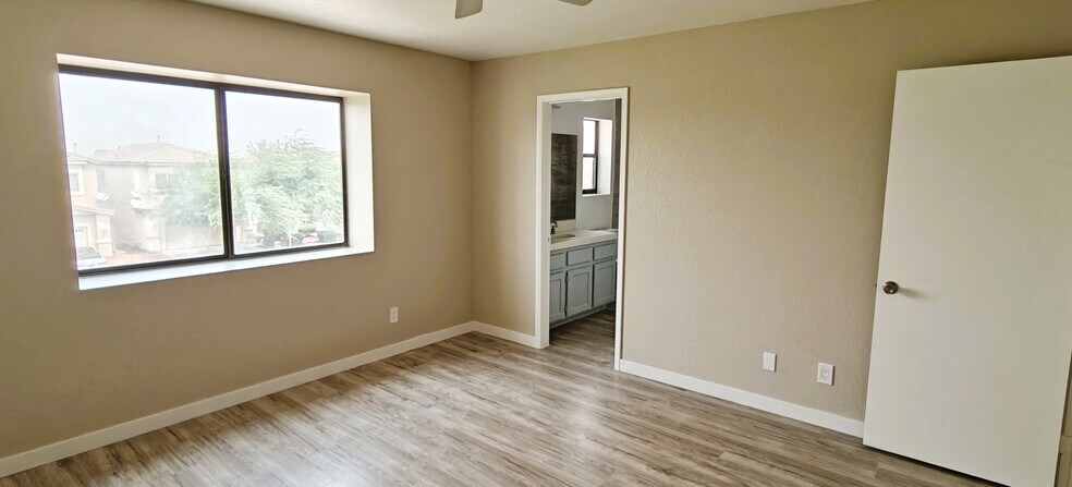 Master Bedroom - 371 Lander Dr