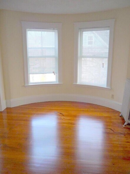 Building Photo - 14 Sanborn Ave