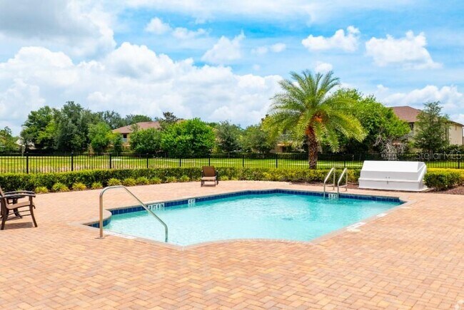 Building Photo - 2108 Broome St