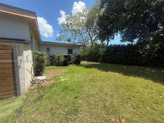 Building Photo - 9040 SW 156th St