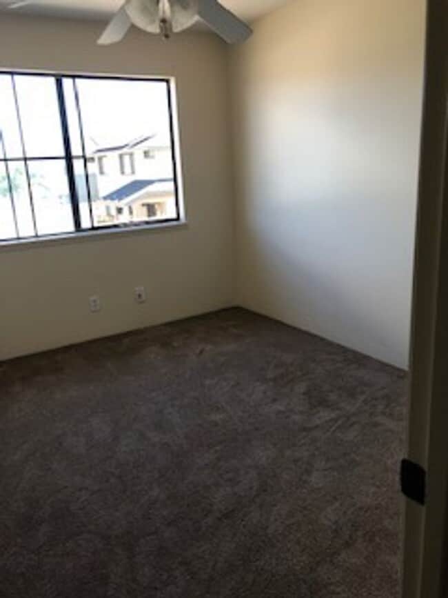 Building Photo - MUST SEE!!  Kapolei Kai 4/3