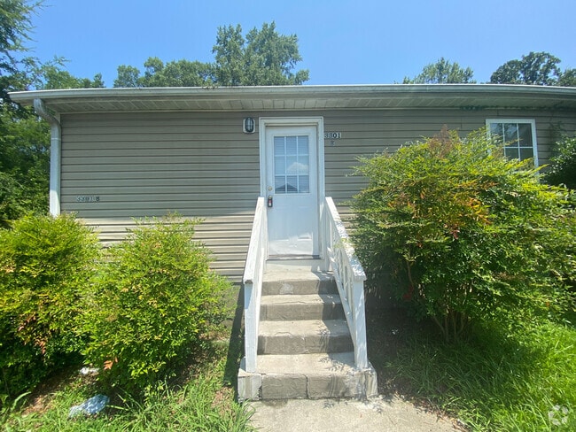 Building Photo - 3301 Beck St