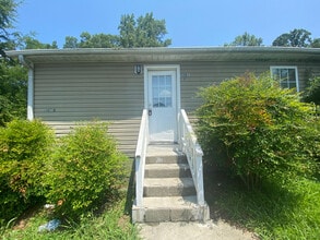 Building Photo - Room in Duplex on Beck St
