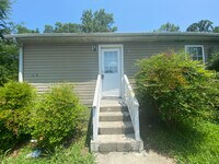 Building Photo - Room in Duplex on Beck St