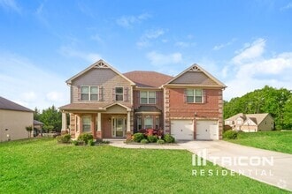 Building Photo - 4627 Town Manor Dr