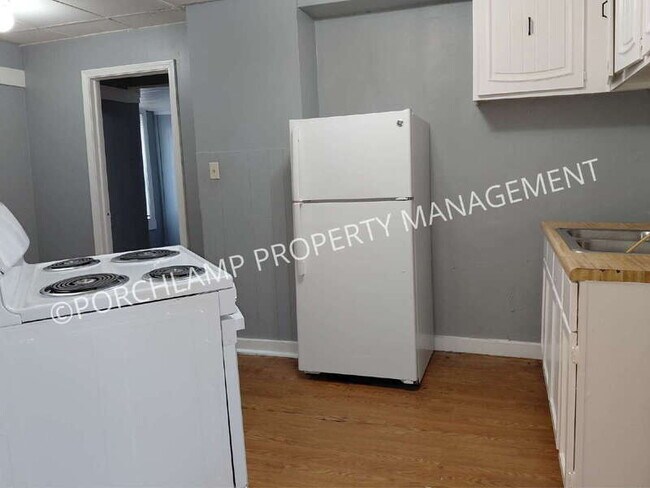 Building Photo - 463 Catawba Ave