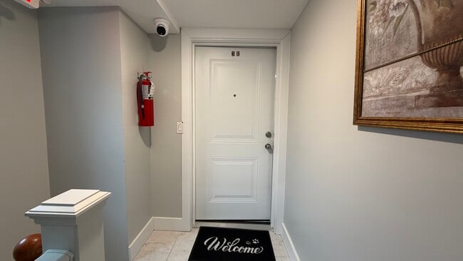 Building Photo - 273 16th Ave