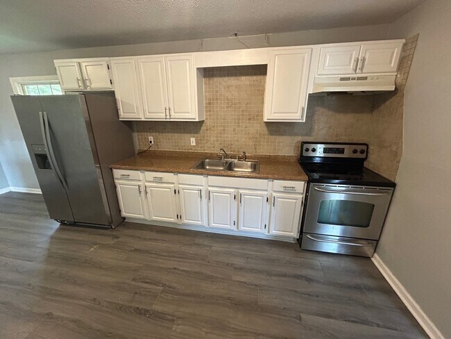 Building Photo - 5222 Longbranch Dr