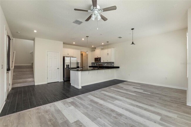 Building Photo - 9586 Poplar Ridge Ave