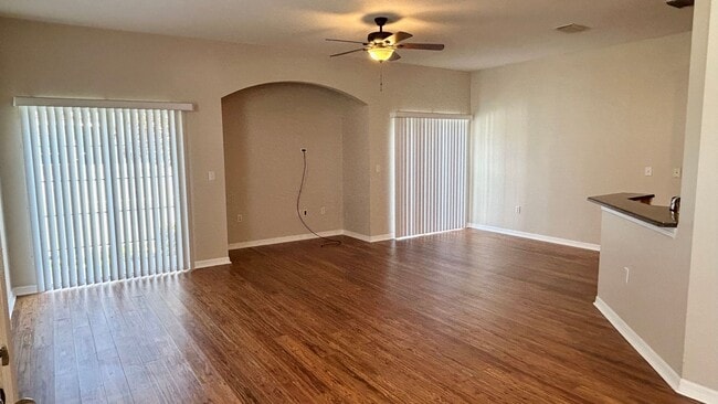 Building Photo - 3 bedroom, 2.5 bath, 2 car garage in a Qui...