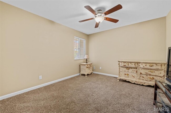 Building Photo - 302 Britanna Dr